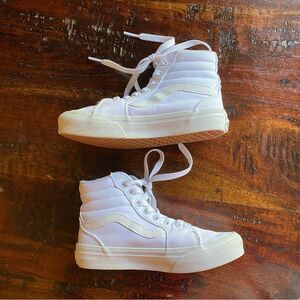Vans Sk8-Hi Shoe high top sneaker in little kids size 13 white